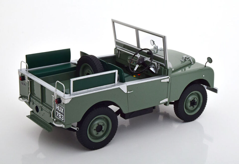 SCHUCO 1:12 Land Rover 80 RHD - green - open version