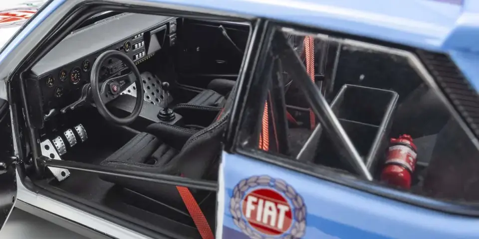 KYOSHO FIAT 131 ABARTH COSTA SMERALDA #1 1981 1:18 (08376D)