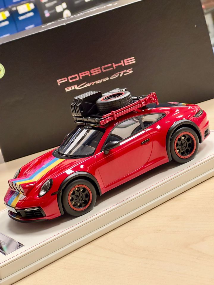 VIP MODEL PORSCHE 911 CARRERA RED DIRTY LIMITED 50 PSC 1:18