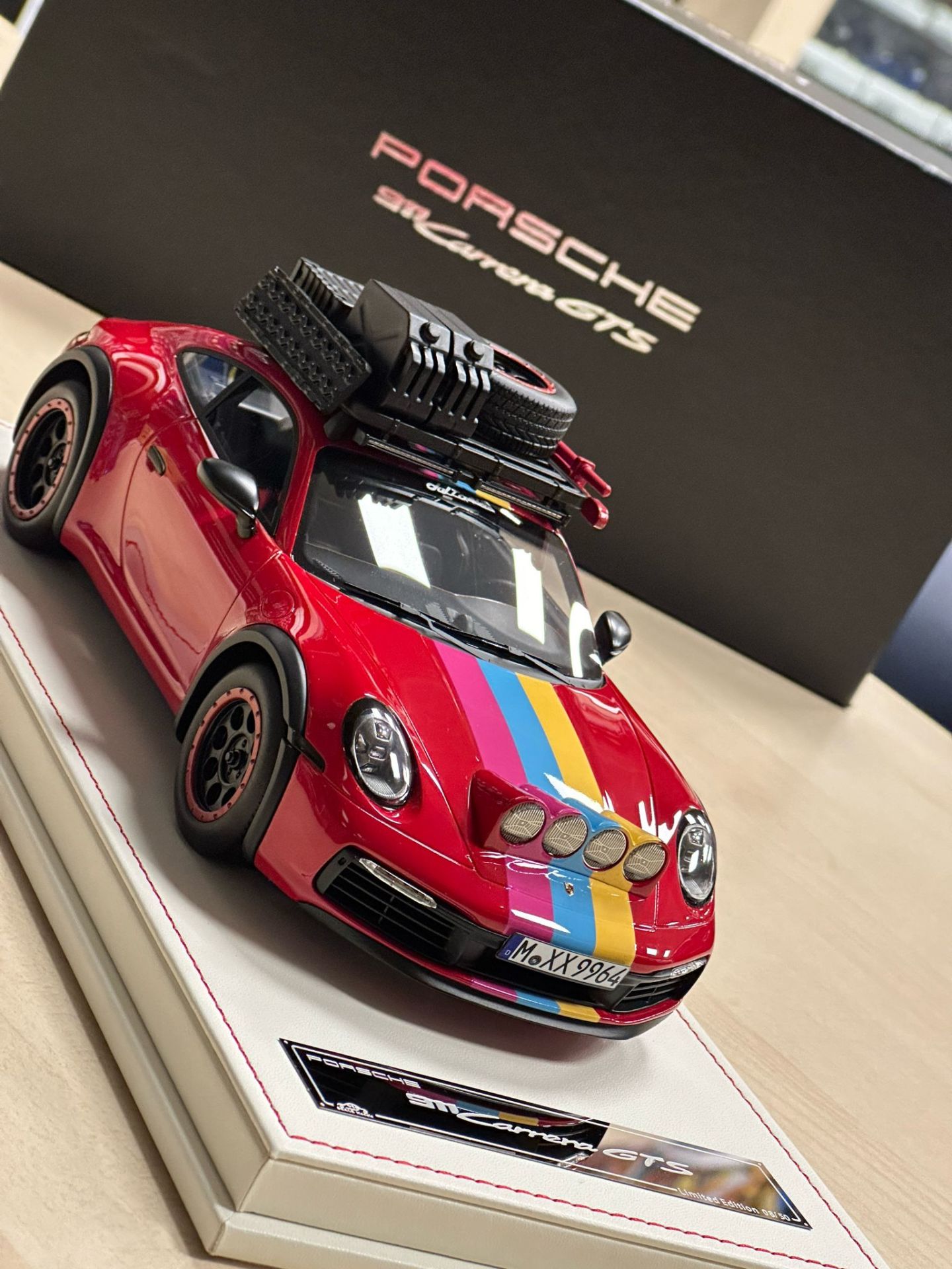 VIP MODEL PORSCHE 911 CARRERA RED DIRTY LIMITED 50 PSC 1:18