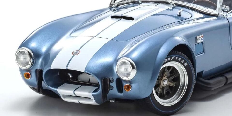 KYOSHO SHELBY COBRA 427 S/C SAPHIRE BLUE 1:18 (08047SBL)