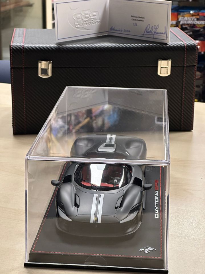 BBR FERRARI SP3 DAYTONA MAT BLACK LIMITED 02 1:18
