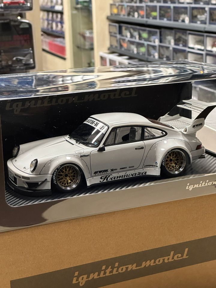 IGNITION MODEL RWB 930 BEGRIFF (2481) 1:18