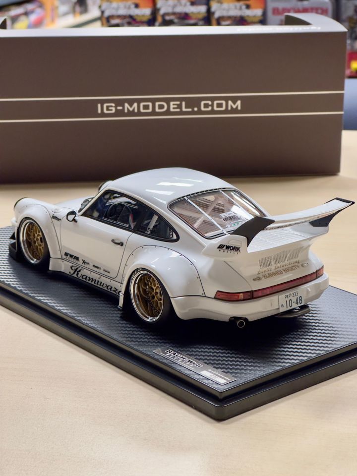 IGNITION MODEL RWB 930 BEGRIFF (2481) 1:18