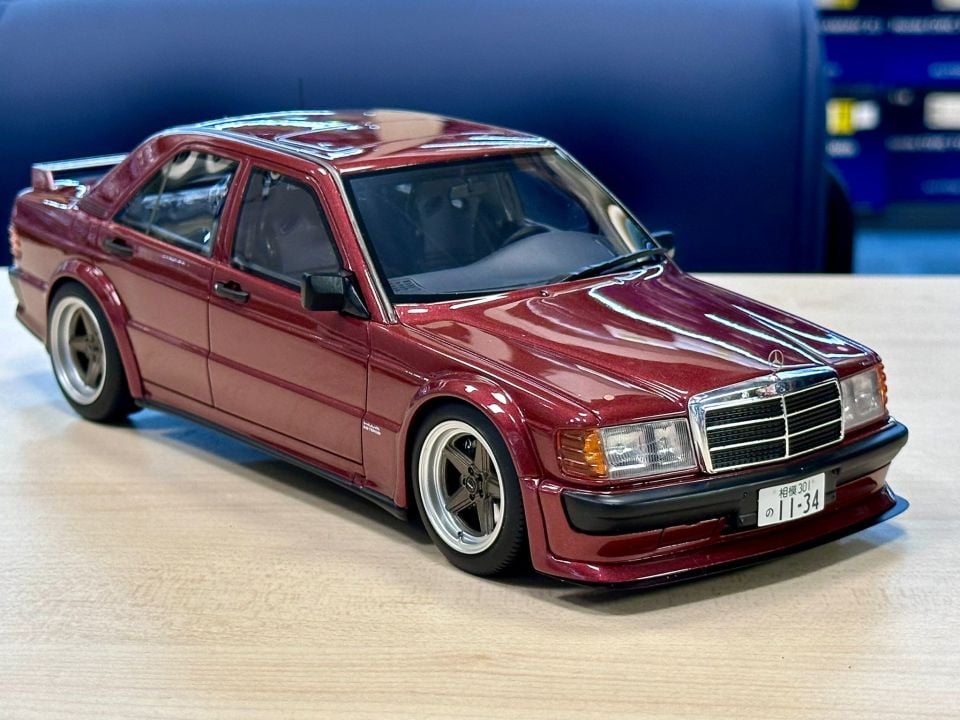 OTTO 1:18 RAUF WELT RepubliK 190E 2.5 -16