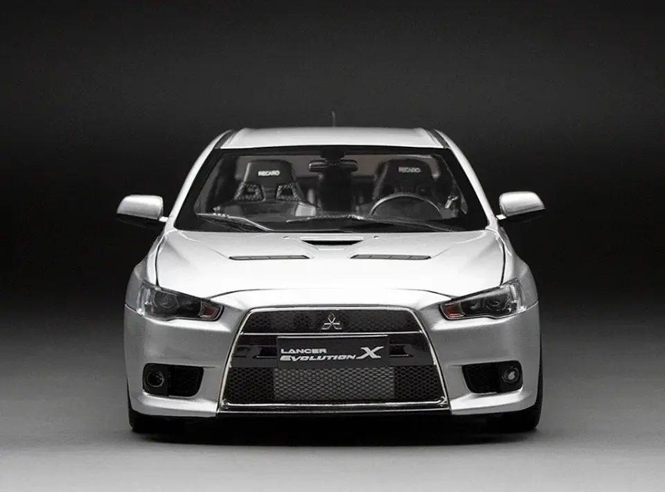 SUNSTAR MITSUBISHI LANCER EVO X COOL SILVER METALLIC 1:18