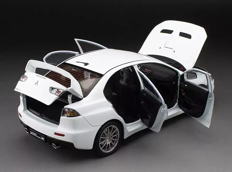 SUNSTAR MITSUBISHI LANCER EVO X WHITE 1:18