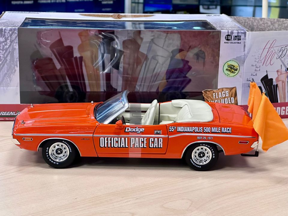 GREENLIGHT 1971 DODGE CHALLENGER 1:18