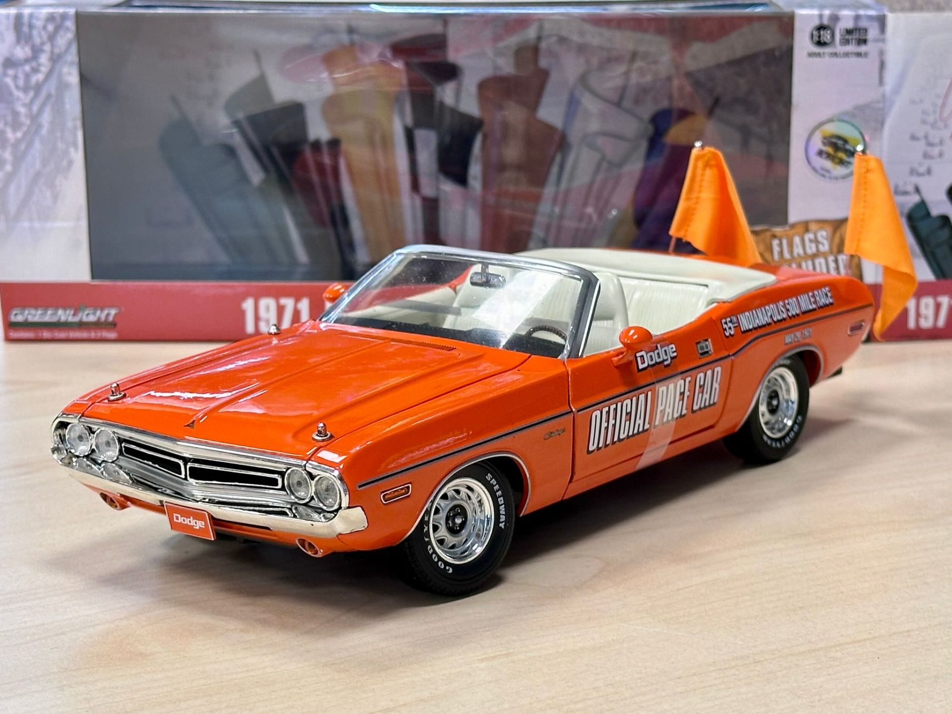 GREENLIGHT 1971 DODGE CHALLENGER 1:18
