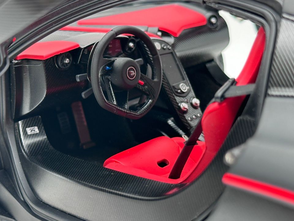 AUTOART MCLAREN P1 2013 (12241) 1:12