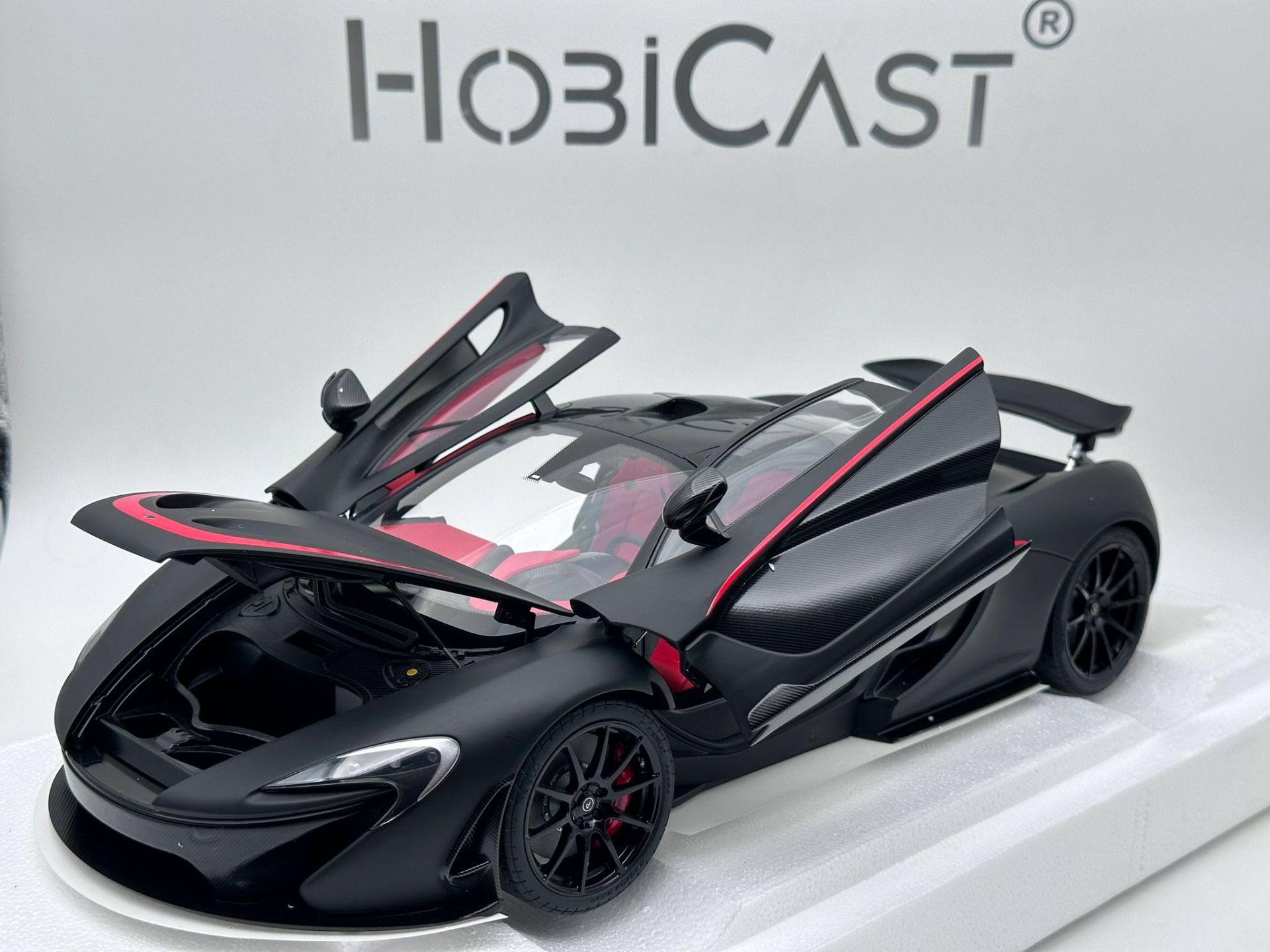 AUTOART MCLAREN P1 2013 (12241) 1:12