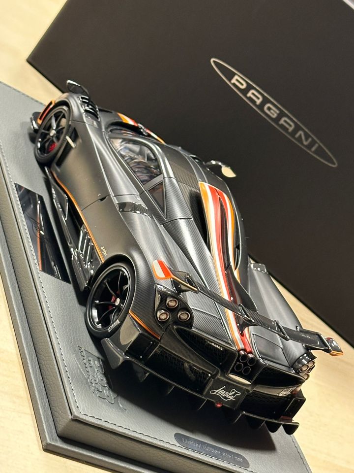 BBR PAGANI IMOLA 2020 CON VETRINA 1:18 (P18192B)