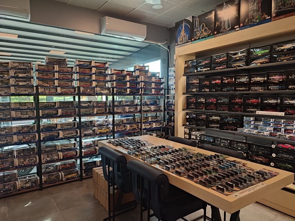 BBR FERRARI 488 GTE LIMITED 05/12 1:18 (P18122RF)