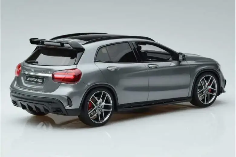 GT SPIRIT MERCEDES-AMG GLA 45 1:18