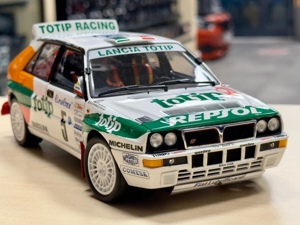 KYOSHO 1:18 LANCİA DELTA HF İNTERGRALE 1993