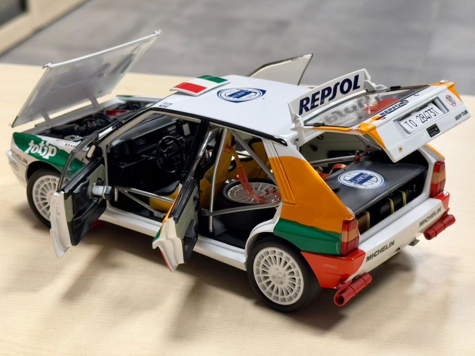 KYOSHO 1:18 LANCİA DELTA HF İNTERGRALE 1993