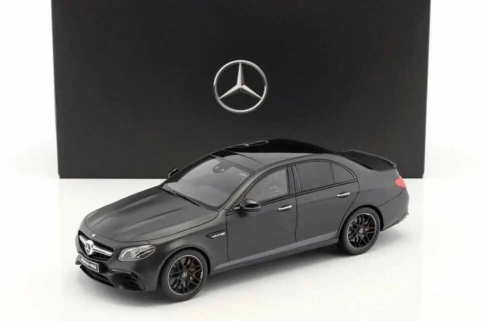 GT SPIRIT MERCEDES-BENZ E 63 S AMG 1:18 (B66963111)