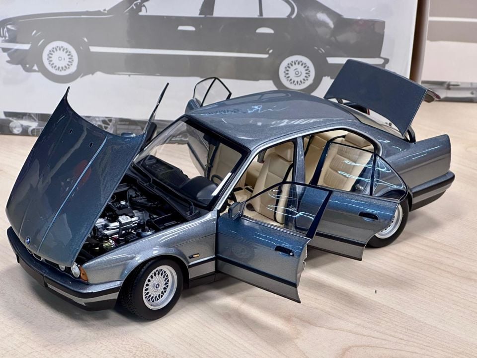 MINICHAMPS 1:18 BMW 535İ (E34)1988