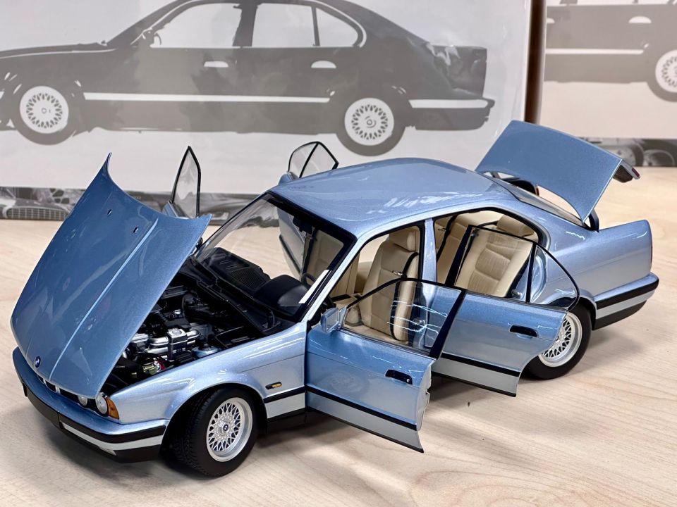 MINICHAMPS 1:18 BMW 535İ (E34)1988