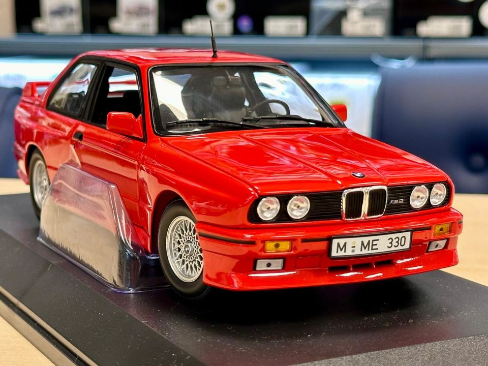 BMW 1:18 M3 STREET (E30) DİECAST -1987