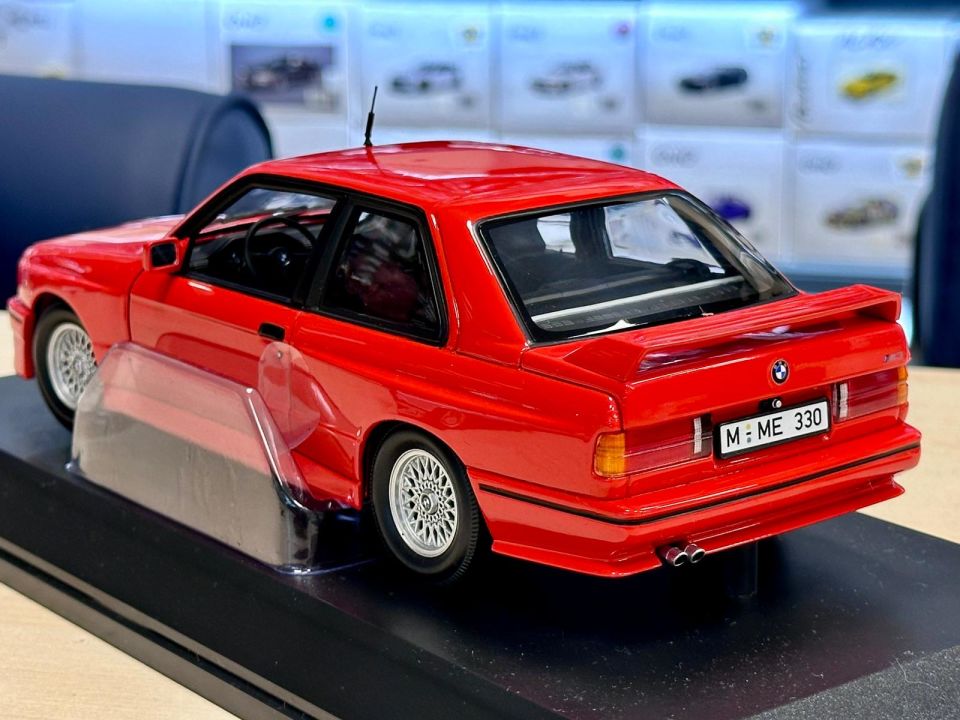BMW 1:18 M3 STREET (E30) DİECAST -1987