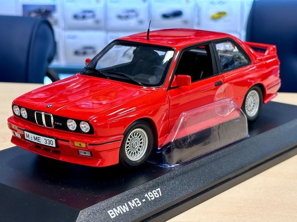 BMW 1:18 M3 STREET (E30) DİECAST -1987