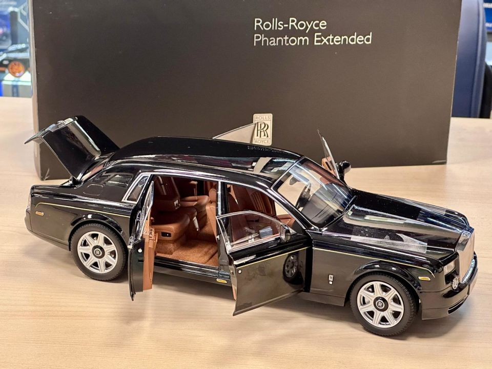 KYOSHO - ROLLS ROYCE - PHANTOM EWB LIMOUSINE 2012