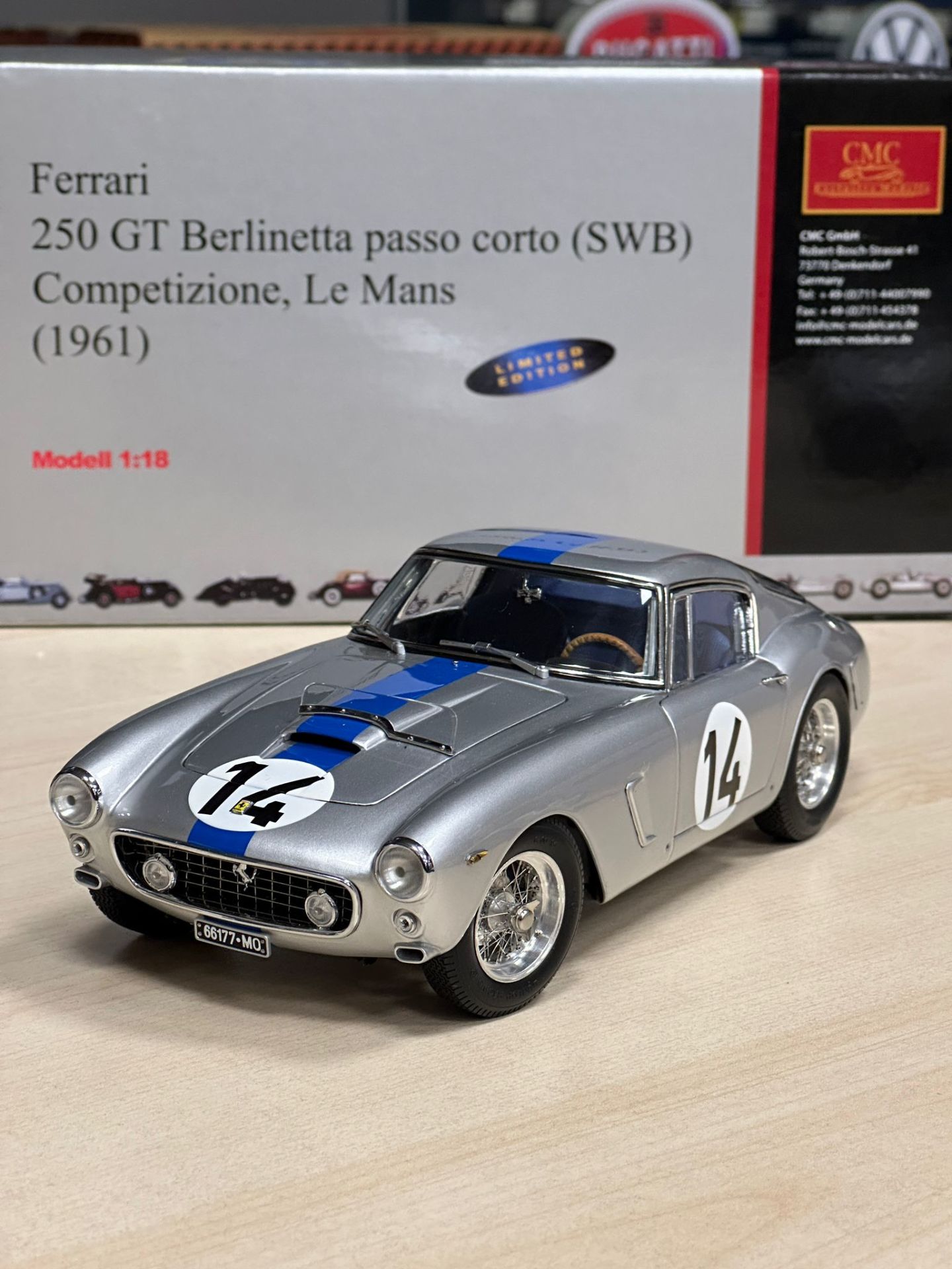 CMC FERRARI 250 GT BERLINETTA PASSO CORTO 1961 1:18