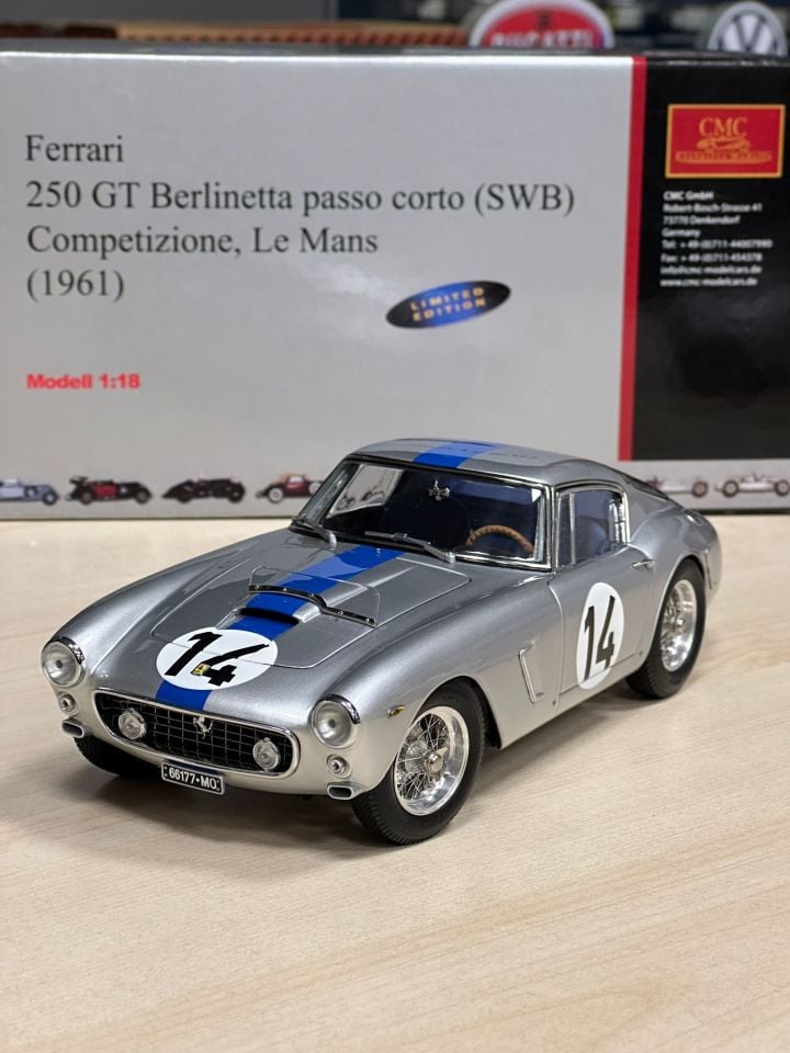 CMC FERRARI 250 GT BERLINETTA PASSO CORTO 1961 1:18