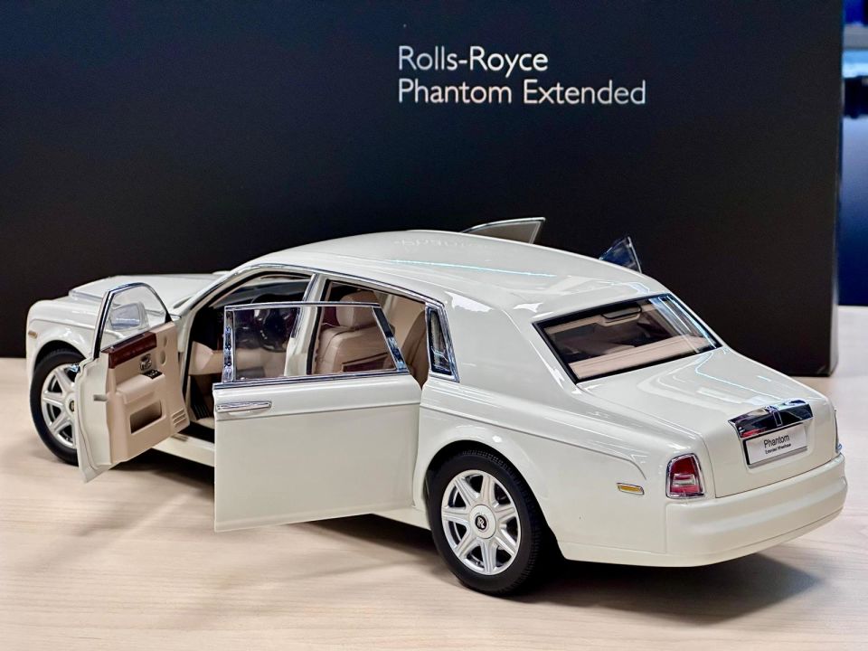 KYOSHO - ROLLS ROYCE - PHANTOM EWB LIMOUSINE 2012