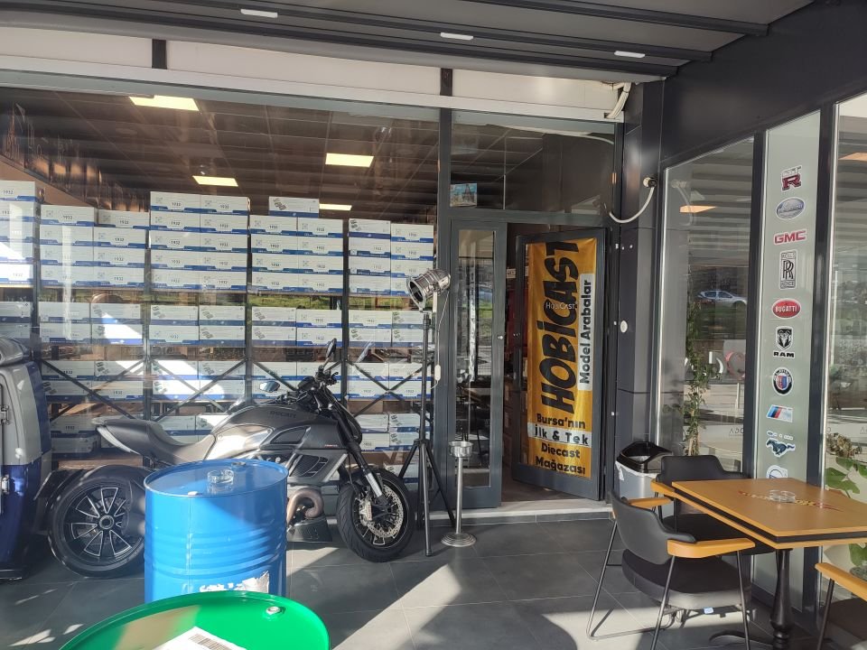 MINICHAMPS BMW M4 GT3 1:18