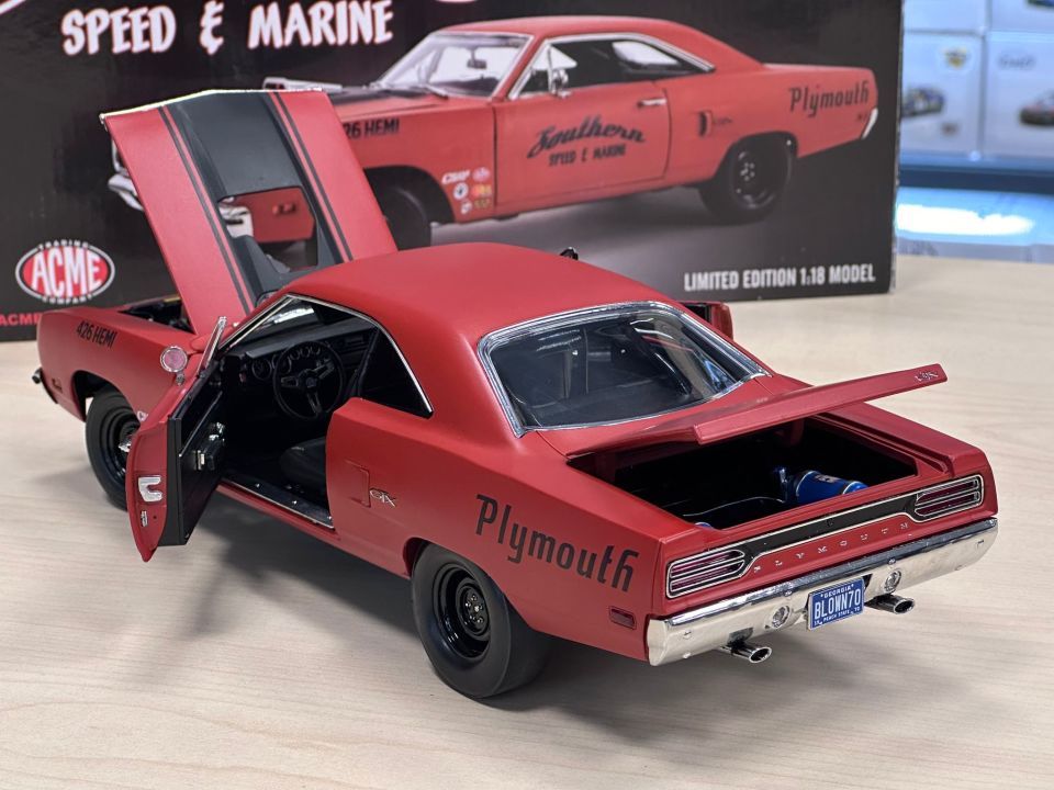 ACME 1:18 1970 PLYMOUNT  GTX DRAG CAR - SOUTHERN SPEED & MARINE