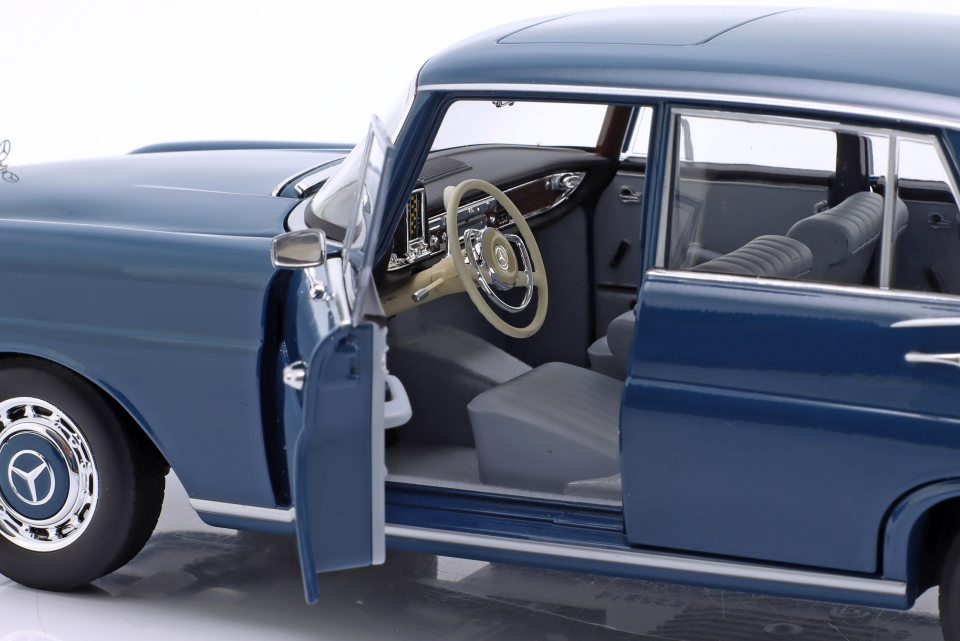 1/18 NOREV Mercedes Benz 220S W111 1959