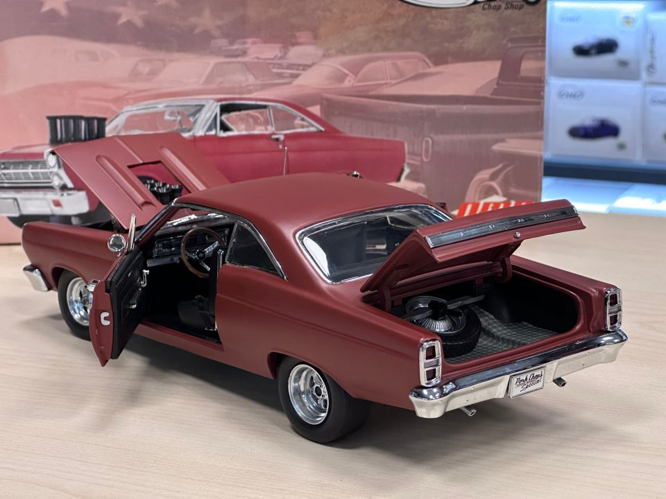 GMP 1:18 1967 PORK CHOPS FORD SCARELANE (LIMITED 1 OF 1000)