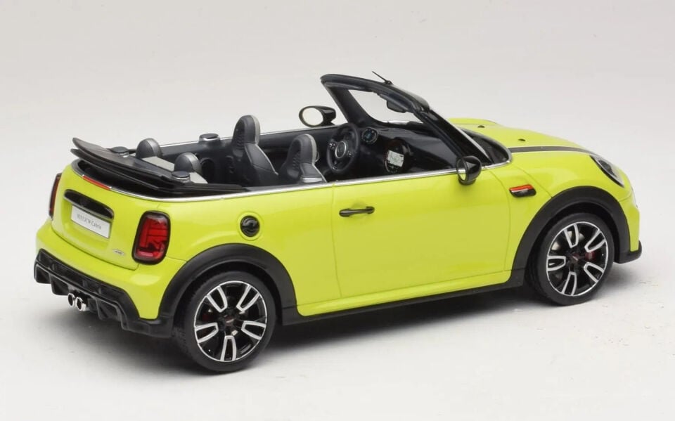 1:18 OTTO 2021 Mini Cooper JCW Cabrio Zesty Yellow