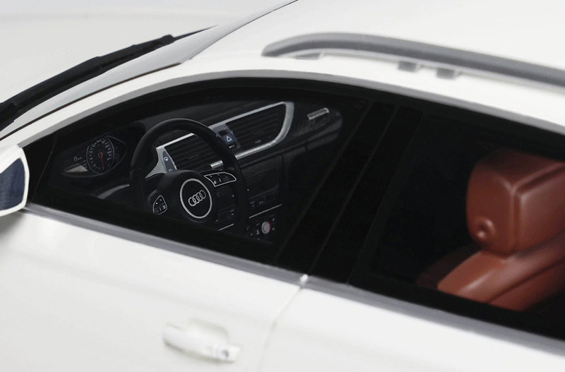 1:18 OTTO 2015 Audi C7 Allroad Ibis White