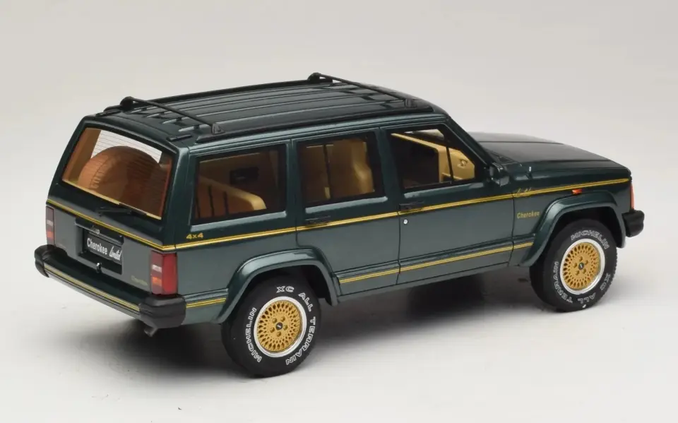 1:18 OTTO 1995 Jeep Cherokee XJ Limited Hunter Green