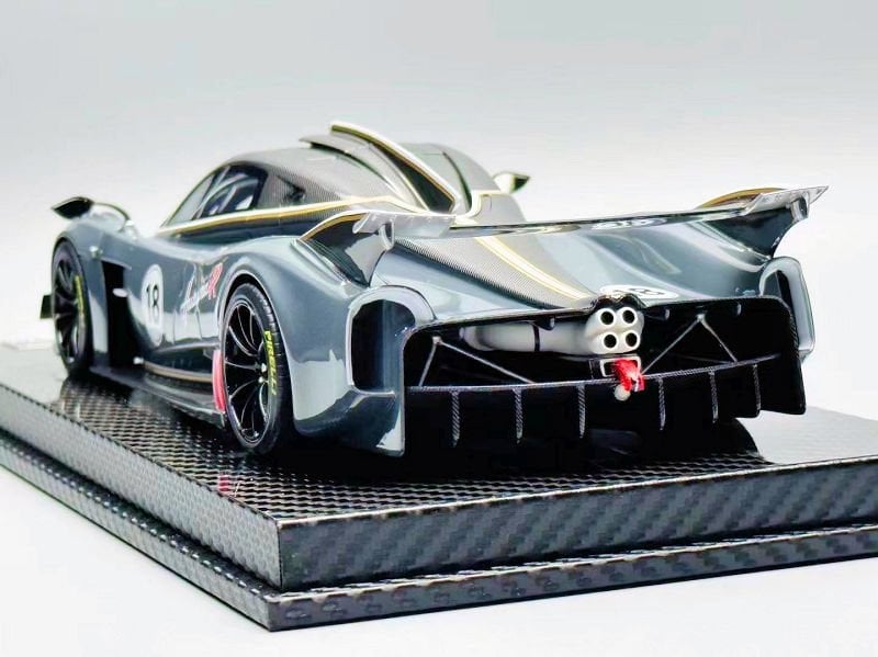 VIP SCALE MODELS PAGANI HUAYRA R #18 LIMITED 17/30 1:18