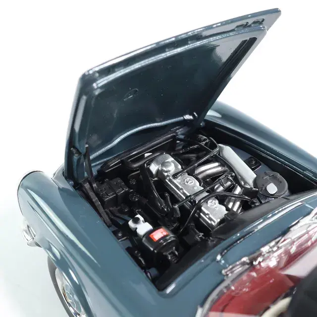 NOREV MERCEDES-BENZ 230 SL (1963-1967) 1:18