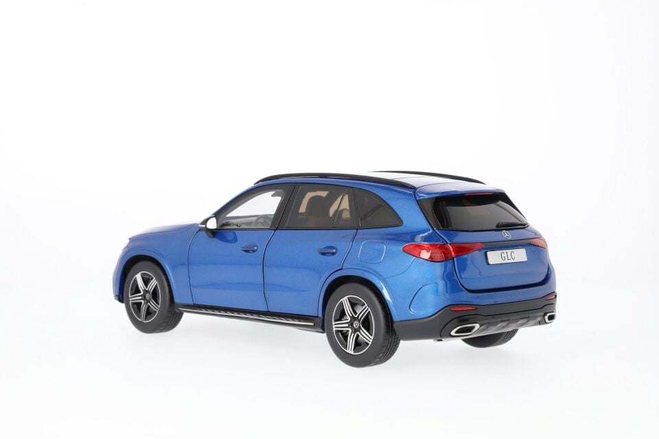 İSCALE MERCEDES-BENZ GLC X254 1:18 (B66960647)