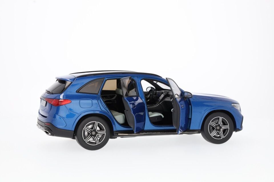 İSCALE MERCEDES-BENZ GLC X254 1:18 (B66960647)