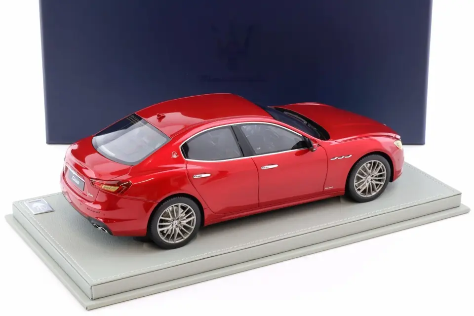 BBR MASERATİ GHIBLI MY19 LIMOUSINE DEALER VERSION 1:18  (limited 200pcs)