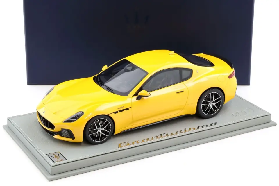 BBR MASERATI GRANTURISMO TROFEO 2023 DEALER VERSION 1:18 (GELECEK MODEL)