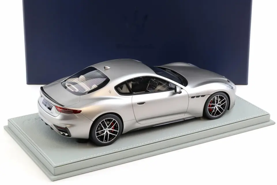 BBR MASERATI GRANTURISMO TROFEO 2023 DEALER VERSION 1:18 (GELECEK MODEL)