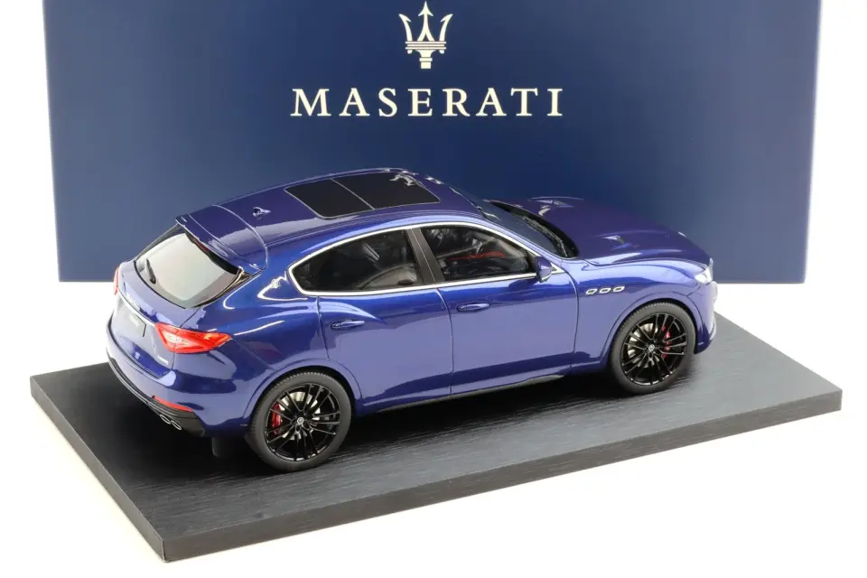 TOP SPEED MASERATI LEVANTE V8 DEALER VERSION 1:18 (GELECEK MODEL)