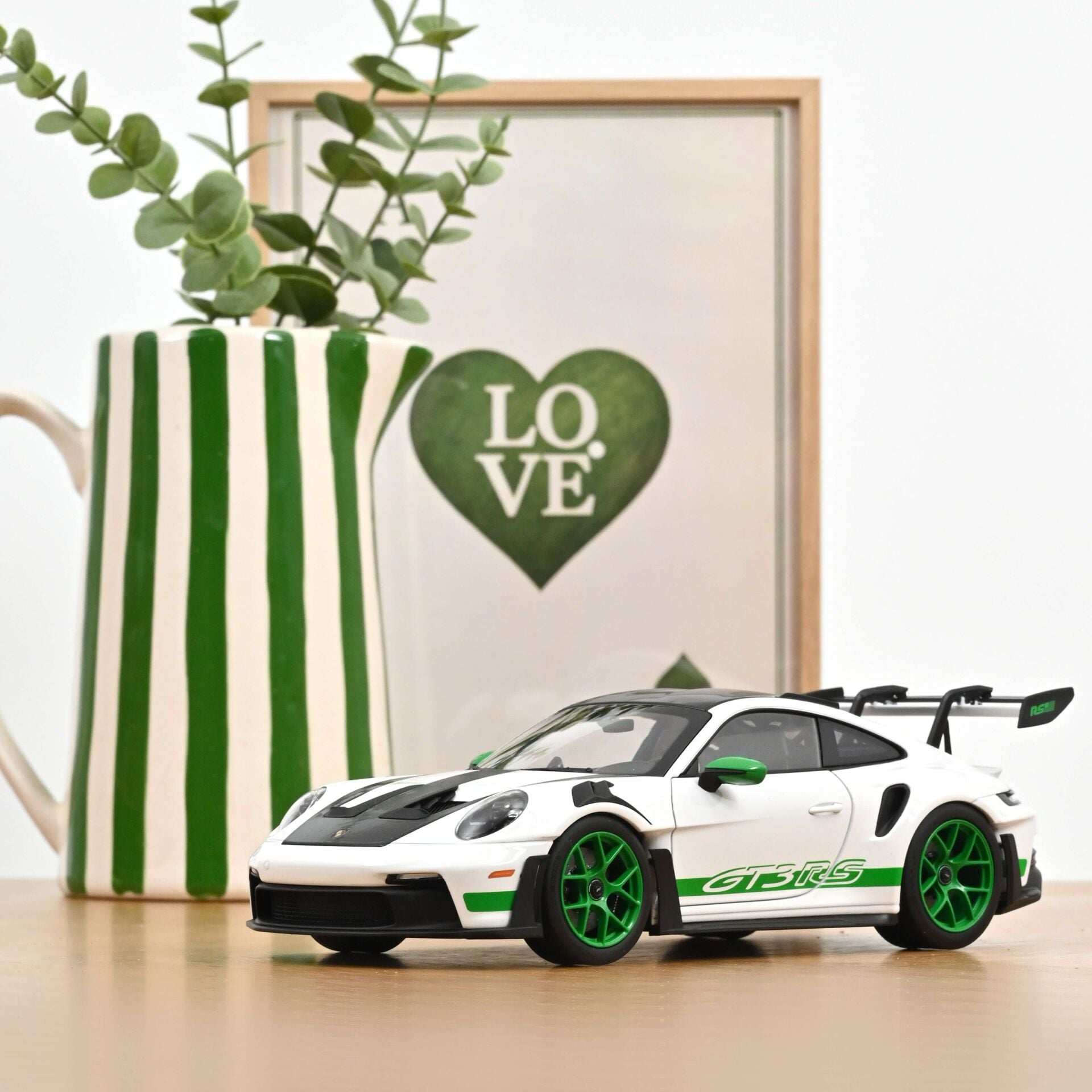Porsche 911 GT3 RS Carrera RS 2022 Beyaz/Python Yeşili 1:18