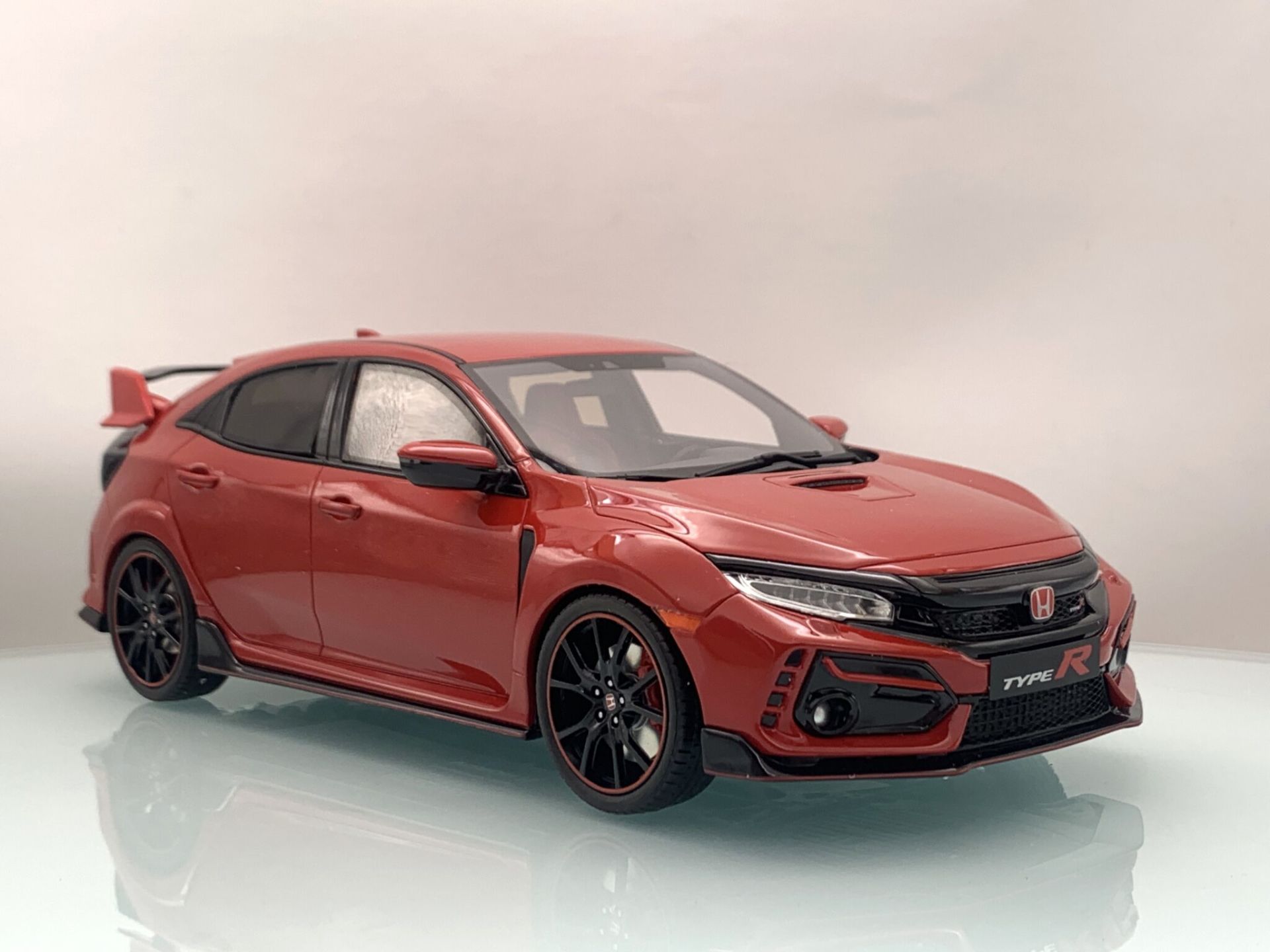 OTTO HONDA CİVİC TYPE R GT FK3 EURO SPEC (OT890) 1:18