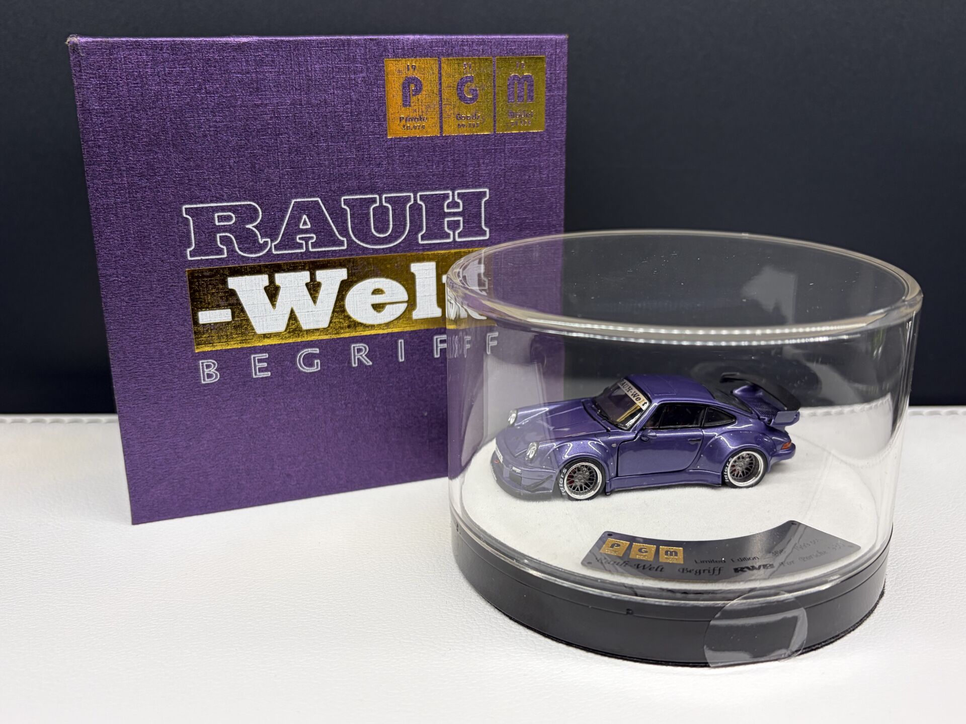 PGM RAUH-WELT BEGRIFF PORSCHE 930 1:64 (PGM-640207)