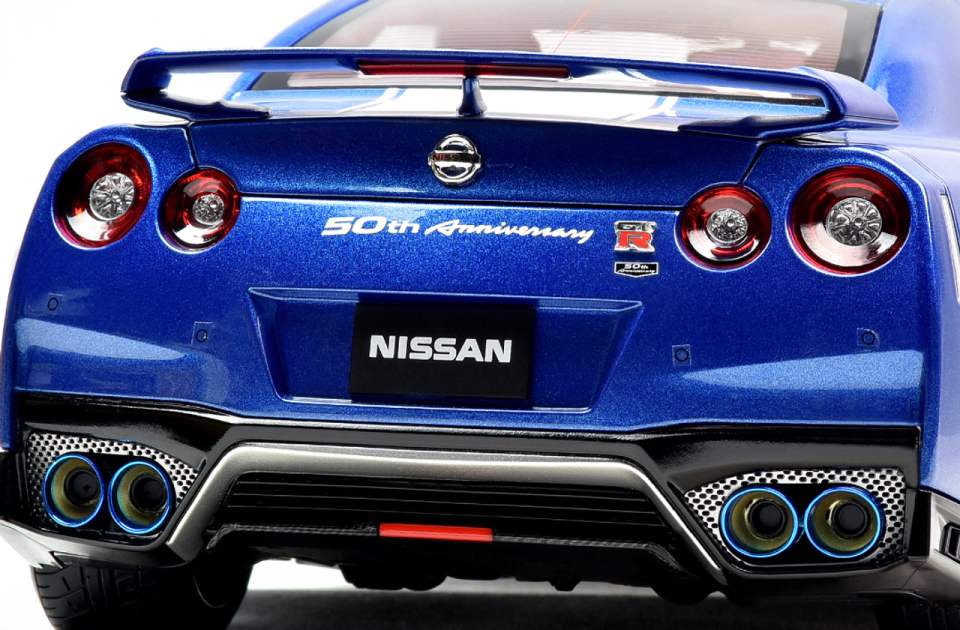 MOTORHELIX NISSAN SKYLINE GT-R (R35) 50th ANIVERSARY WAGON BLUE 1:18 (M85503)
