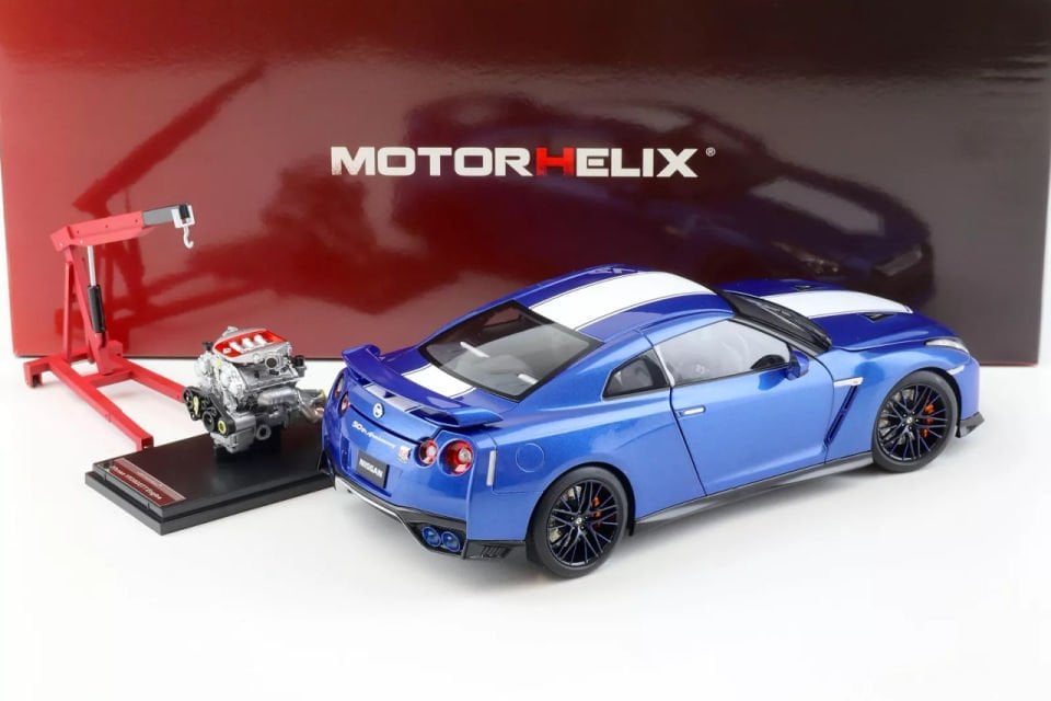 MOTORHELIX NISSAN SKYLINE GT-R (R35) 50th ANIVERSARY WAGON BLUE 1:18 (M85503)